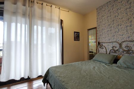 Casa de condomínio para alugar com 367m², 5 quartos e 4 vagasQuarto 3 - Suíte