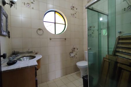 Casa de condomínio para alugar com 367m², 5 quartos e 4 vagasBanheiro Social 2