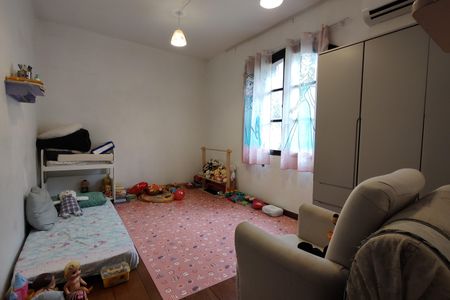 Casa de condomínio para alugar com 367m², 5 quartos e 4 vagasQuarto 4 