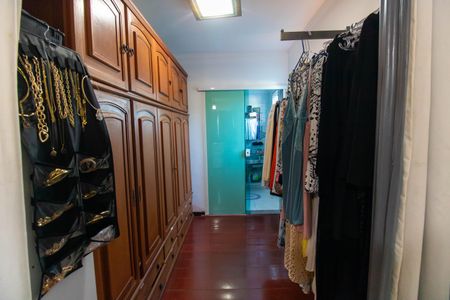 Apartamento para alugar com 360m², 2 quartos e 1 vagaCloset da suíte