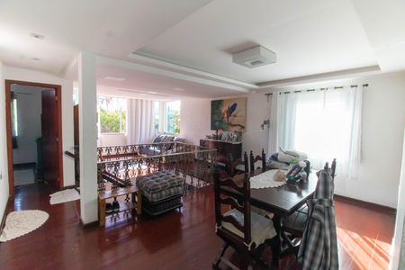 Sala de apartamento à venda com 2 quartos, 360m² em Itaipu, Niterói