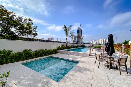 Apartamento à venda com 55m², 2 quartos e 1 vagaÁrea comum - Piscina