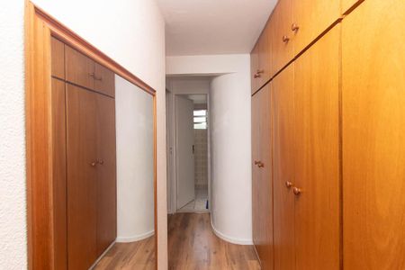 Apartamento para alugar com 66m², 2 quartos e 1 vagaCloset