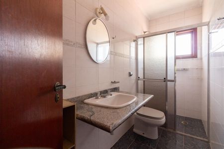 Casa à venda com 480m², 4 quartos e 3 vagasBanheiro 1