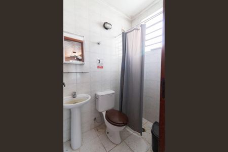 Casa à venda com 480m², 4 quartos e 3 vagasBanheiro da garagem