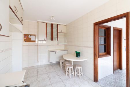 Casa à venda com 480m², 4 quartos e 3 vagasCozinha