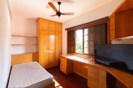 Casa à venda com 480m², 4 quartos e 3 vagasQuarto 3