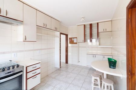 Casa à venda com 480m², 4 quartos e 3 vagasCozinha