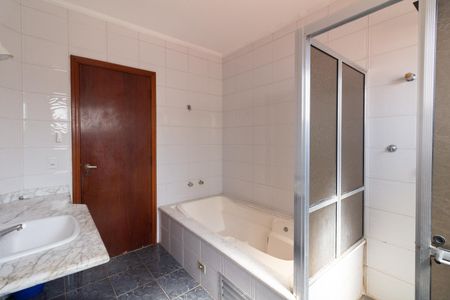 Casa à venda com 480m², 4 quartos e 3 vagasBanheiro 3