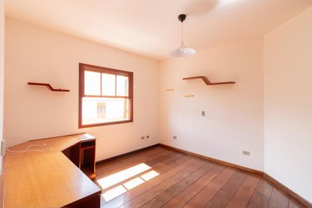 Casa à venda com 480m², 4 quartos e 3 vagasQuarto 2 - Suíte