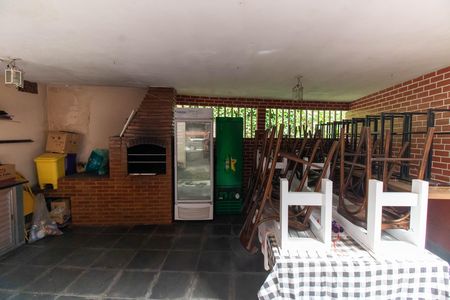Casa à venda com 360m², 4 quartos e 4 vagas Casa à venda com 360m², 4 quartos e 4 vagasÁrea externa