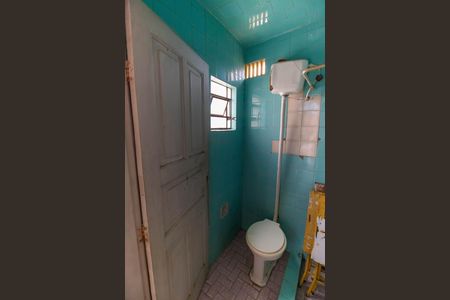 Casa à venda com 360m², 4 quartos e 4 vagas Casa à venda com 360m², 4 quartos e 4 vagasBanheiro de serviço