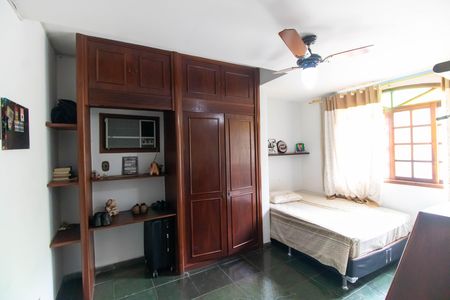 Casa à venda com 360m², 4 quartos e 4 vagas Casa à venda com 360m², 4 quartos e 4 vagasQuarto 3