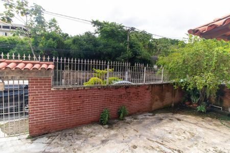 Casa à venda com 360m², 4 quartos e 4 vagas Casa à venda com 360m², 4 quartos e 4 vagasVista da Sala