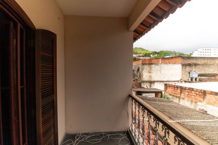 Casa à venda com 360m², 4 quartos e 4 vagas Casa à venda com 360m², 4 quartos e 4 vagasVaranda da Suíte