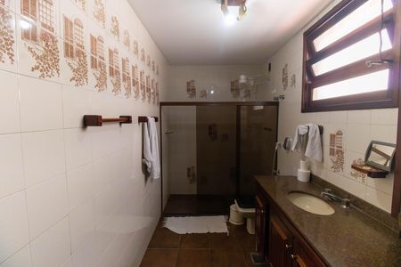 Casa à venda com 360m², 4 quartos e 4 vagas Casa à venda com 360m², 4 quartos e 4 vagasBanheiro 1