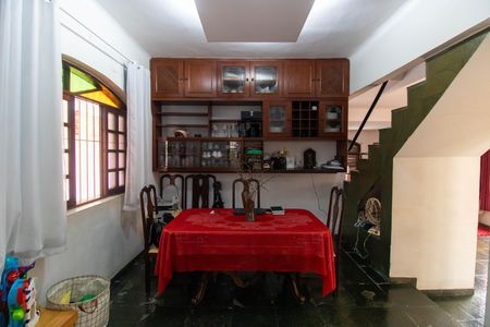 Casa à venda com 360m², 4 quartos e 4 vagas Casa à venda com 360m², 4 quartos e 4 vagasCozinha