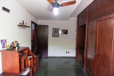 Casa à venda com 360m², 4 quartos e 4 vagas Casa à venda com 360m², 4 quartos e 4 vagasQuarto 3