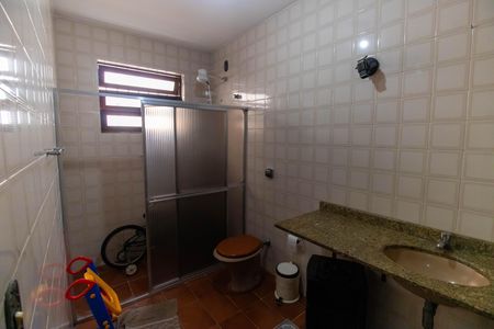 Casa à venda com 360m², 4 quartos e 4 vagas Casa à venda com 360m², 4 quartos e 4 vagasBanheiro 2