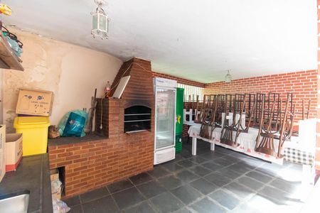 Casa à venda com 360m², 4 quartos e 4 vagas Casa à venda com 360m², 4 quartos e 4 vagasÁrea externa