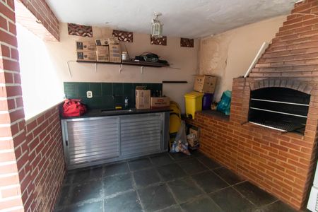 Casa à venda com 360m², 4 quartos e 4 vagas Casa à venda com 360m², 4 quartos e 4 vagasÁrea externa