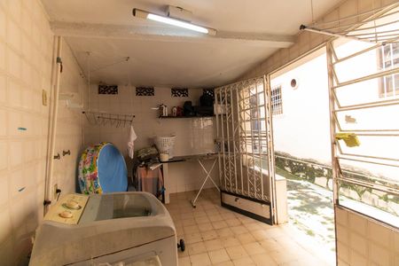 Casa à venda com 360m², 4 quartos e 4 vagas Casa à venda com 360m², 4 quartos e 4 vagasÁrea de Serviço