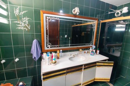 Casa à venda com 360m², 4 quartos e 4 vagas Casa à venda com 360m², 4 quartos e 4 vagasBanheiro da Suíte