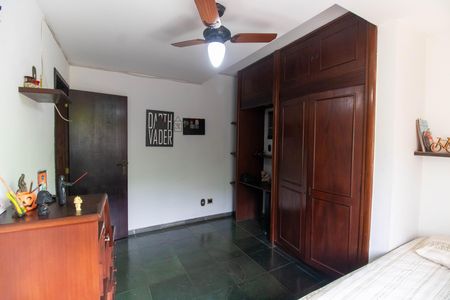 Casa à venda com 360m², 4 quartos e 4 vagas Casa à venda com 360m², 4 quartos e 4 vagasQuarto 3