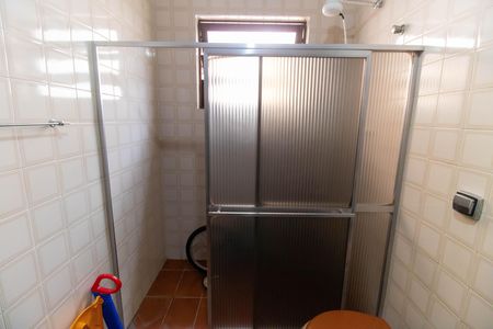 Casa à venda com 360m², 4 quartos e 4 vagas Casa à venda com 360m², 4 quartos e 4 vagasBanheiro 2