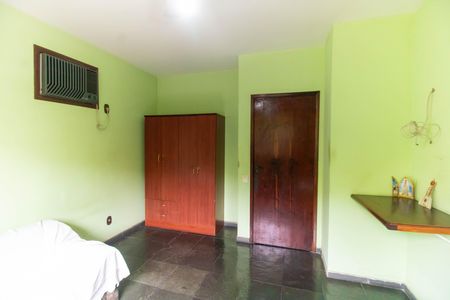 Casa à venda com 360m², 4 quartos e 4 vagas Casa à venda com 360m², 4 quartos e 4 vagasQuarto 2