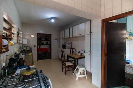 Casa à venda com 360m², 4 quartos e 4 vagas Casa à venda com 360m², 4 quartos e 4 vagasCozinha