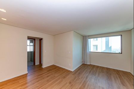Sala de apartamento à venda com 2 quartos, 69m² em Belvedere, Belo Horizonte