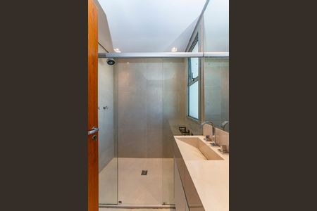 Apartamento à venda com 69m², 2 quartos e 1 vaga Apartamento à venda com 69m², 2 quartos e 1 vagaBanheiro da Suíte