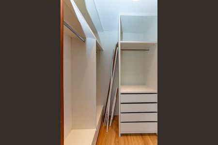 Apartamento à venda com 69m², 2 quartos e 1 vaga Apartamento à venda com 69m², 2 quartos e 1 vagaCloset da suíte