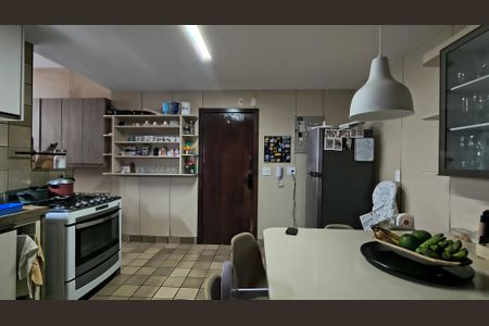 Apartamento à venda com 209m², 3 quartos e 2 vagasCozinha e Área de Serviço 