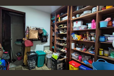 Apartamento à venda com 209m², 3 quartos e 2 vagasQuarto de Serviço 