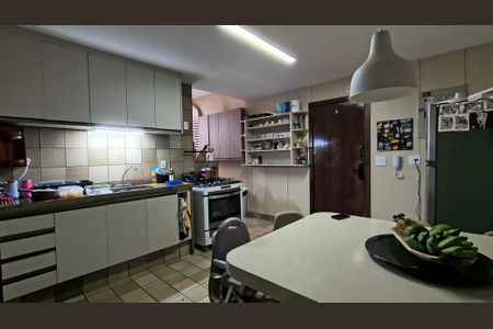 Apartamento à venda com 209m², 3 quartos e 2 vagasCozinha 