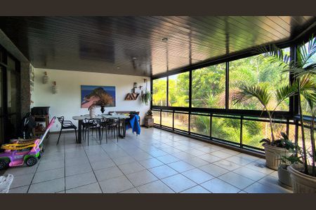 Apartamento à venda com 209m², 3 quartos e 2 vagasVaranda 