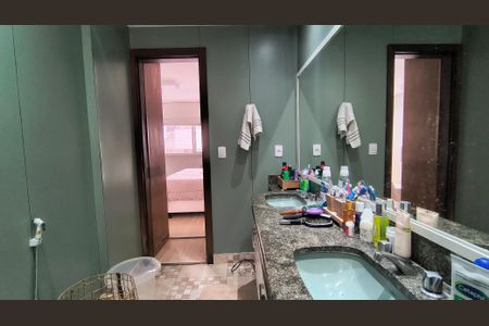 Apartamento à venda com 209m², 3 quartos e 2 vagasBanheiro da Suíte 