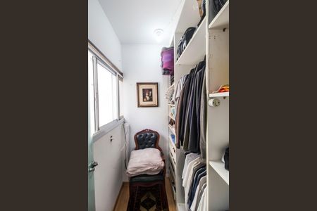 Apartamento à venda com 140m², 3 quartos e 2 vagas Apartamento à venda com 140m², 3 quartos e 2 vagasCloset da suíte