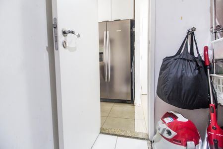 Apartamento à venda com 140m², 3 quartos e 2 vagas Apartamento à venda com 140m², 3 quartos e 2 vagasÁrea de Serviço