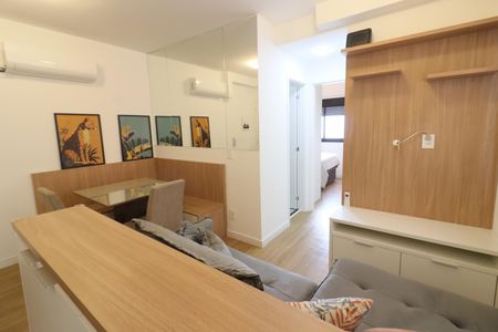 Sala de apartamento à venda com 2 quartos, 39m² em Ayrosa, Osasco