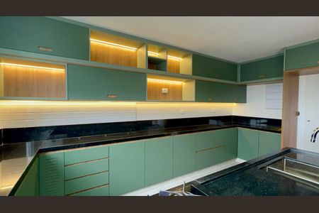 Apartamento para alugar com 144m², 2 quartos e 1 vaga Apartamento para alugar com 144m², 2 quartos e 1 vagaCozinha