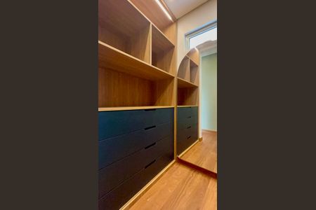 Apartamento para alugar com 144m², 2 quartos e 1 vaga Apartamento para alugar com 144m², 2 quartos e 1 vagaCloset da suíte 2