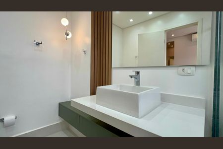 Apartamento para alugar com 144m², 2 quartos e 1 vaga Apartamento para alugar com 144m², 2 quartos e 1 vagaBanheiro da Suíte 2