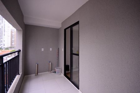 Varanda  de apartamento para alugar com 2 quartos, 37m² em Vila Nair, São Paulo