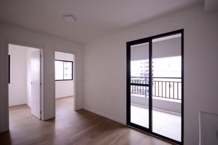 Sala/Cozinha   de apartamento para alugar com 2 quartos, 37m² em Vila Nair, São Paulo