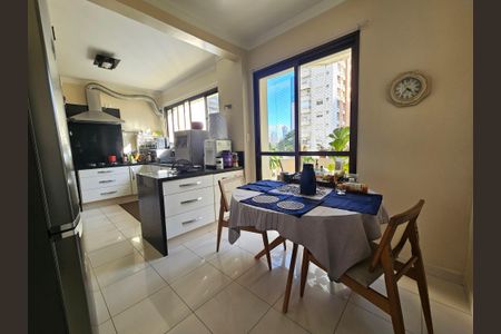 Apartamento à venda com 189m², 3 quartos e 2 vagasCozinha