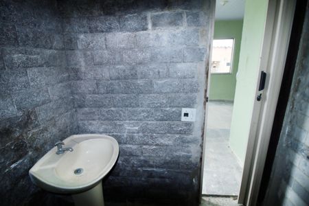 Banheiro de casa para alugar com 1 quarto, 35m² em Pavuna, Rio de Janeiro