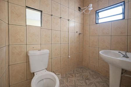 Banheiro  de kitnet/studio para alugar com 1 quarto, 25m² em Jardim Primeiro de Maio (Chacara Fazendinha), Osasco